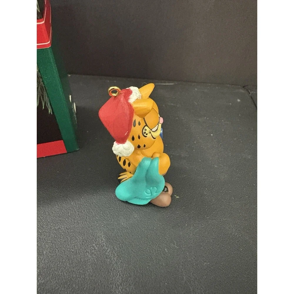 Garfield Hallmark Ornament 1992 Bedtime Stories Blanket Dog Slippers Santa Hat